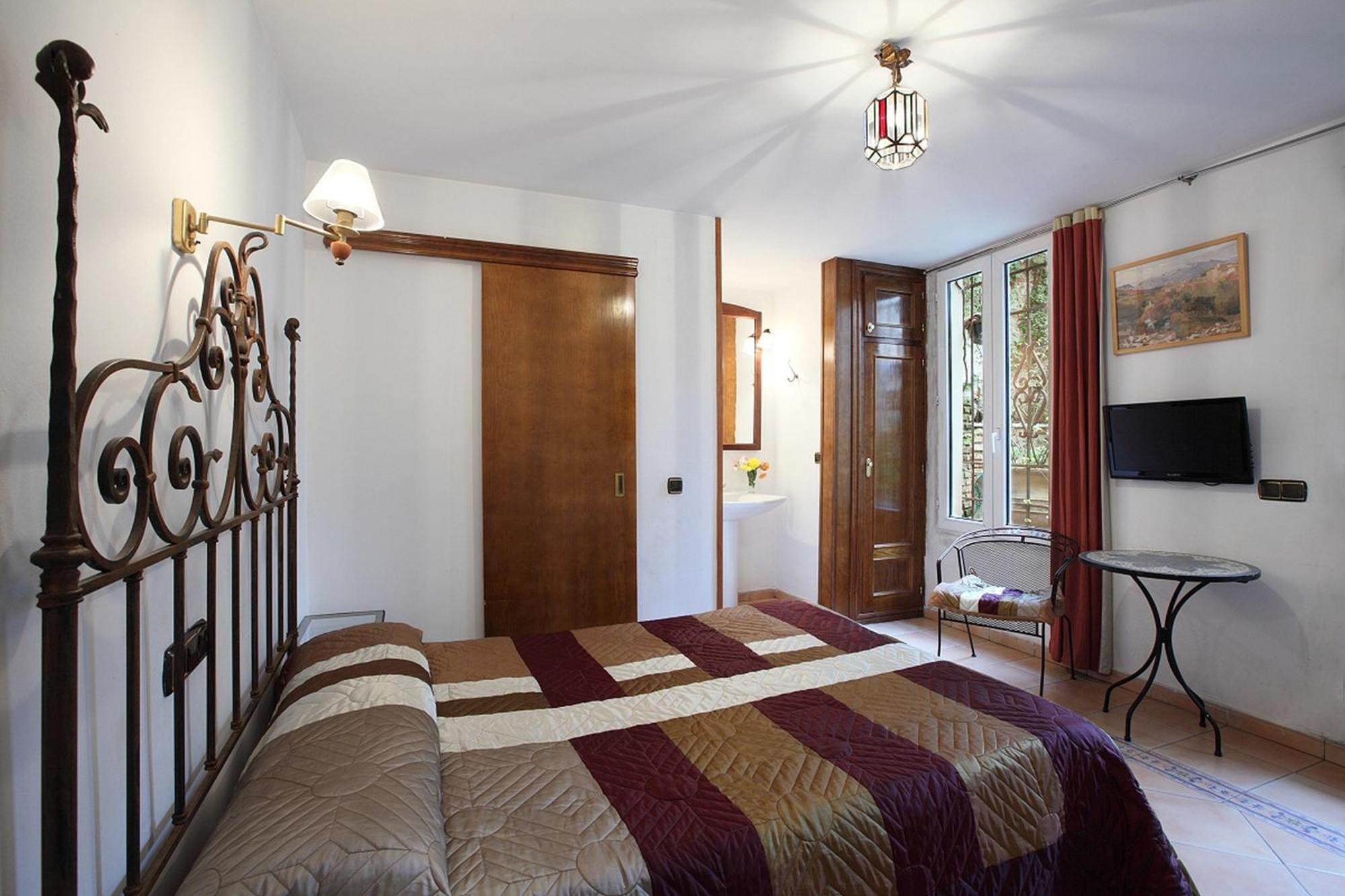 Pension Landazuri Granada Exterior photo
